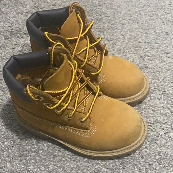 Kids classic wheat timberland boots US8 - Picture 2 of 3